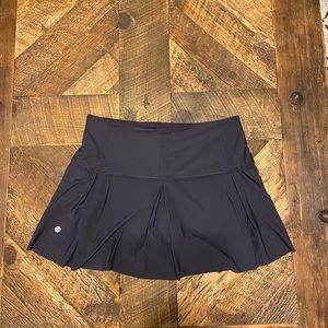 Lululemon skirt size 8 Black Currant